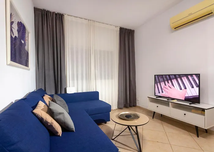 Palm By Trulycyprus Daire